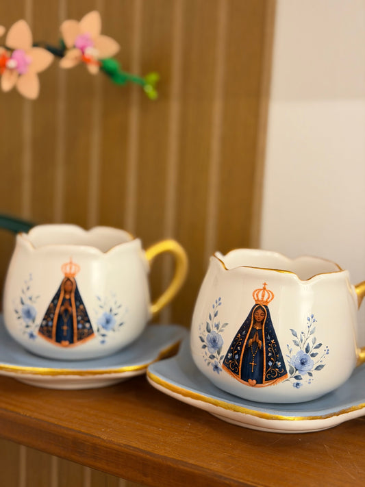 Xícara Nossa Senhora Aparecida de Porcelana Coleção Vó Bina