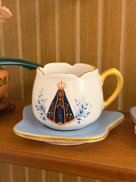 Xícara Nossa Senhora Aparecida de Porcelana Coleção Vó Bina